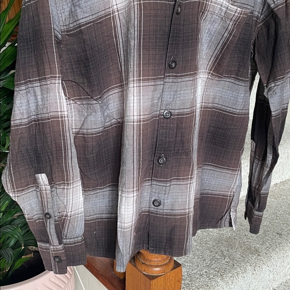 Abercrombie & Fitch Soft AF Dark Brown Plaid Shirt - Picture 6 of 14